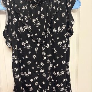 Adrienne Vittadini Black and White Floral Top with Logo Plaque